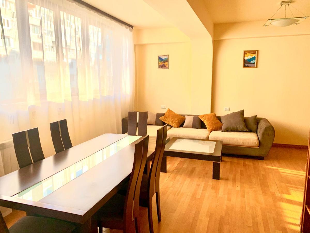 Apartment Amiryan Ереван Экстерьер фото